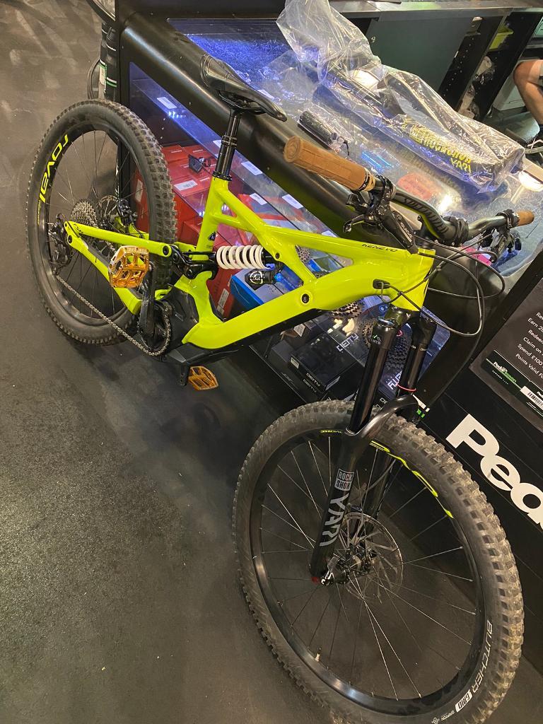 Kenevo comp 2019 e-mtb | in Farnborough 